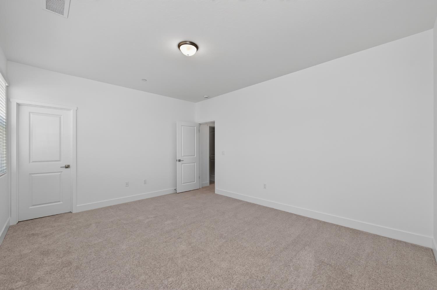 2813 E Corteza Dr, Fresno, CA 93730