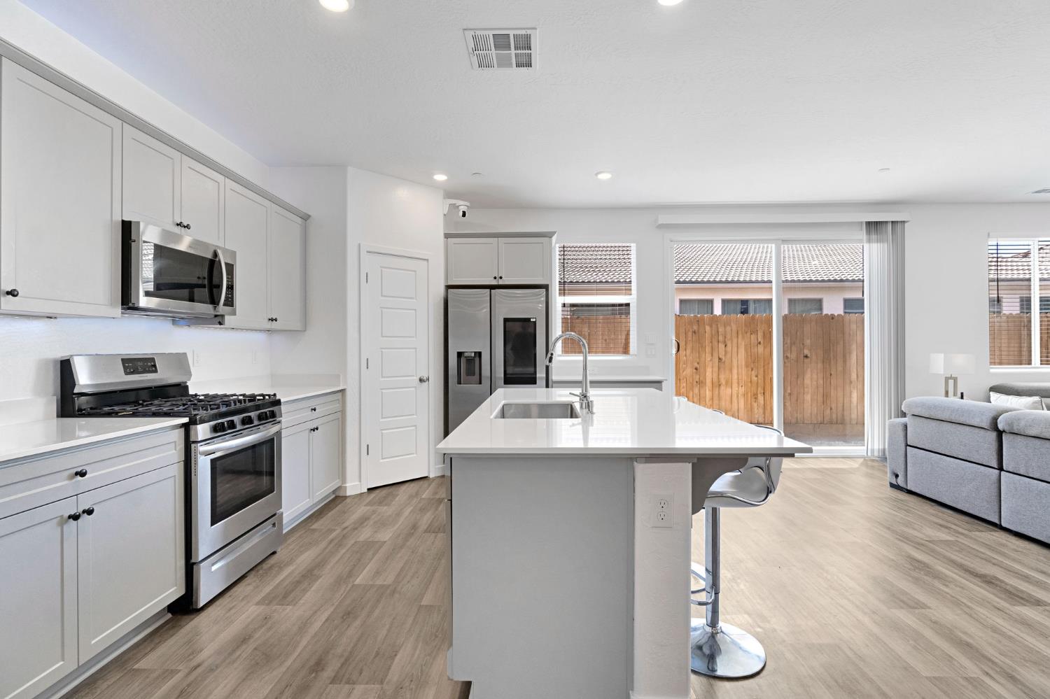 7065 E Homan Ave, Fresno, CA 93737