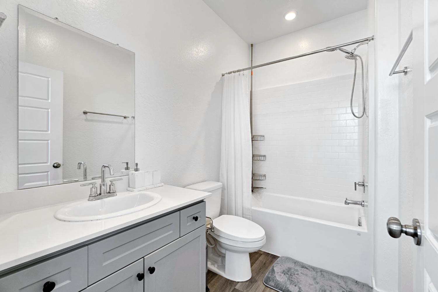 7065 E Homan Ave, Fresno, CA 93737