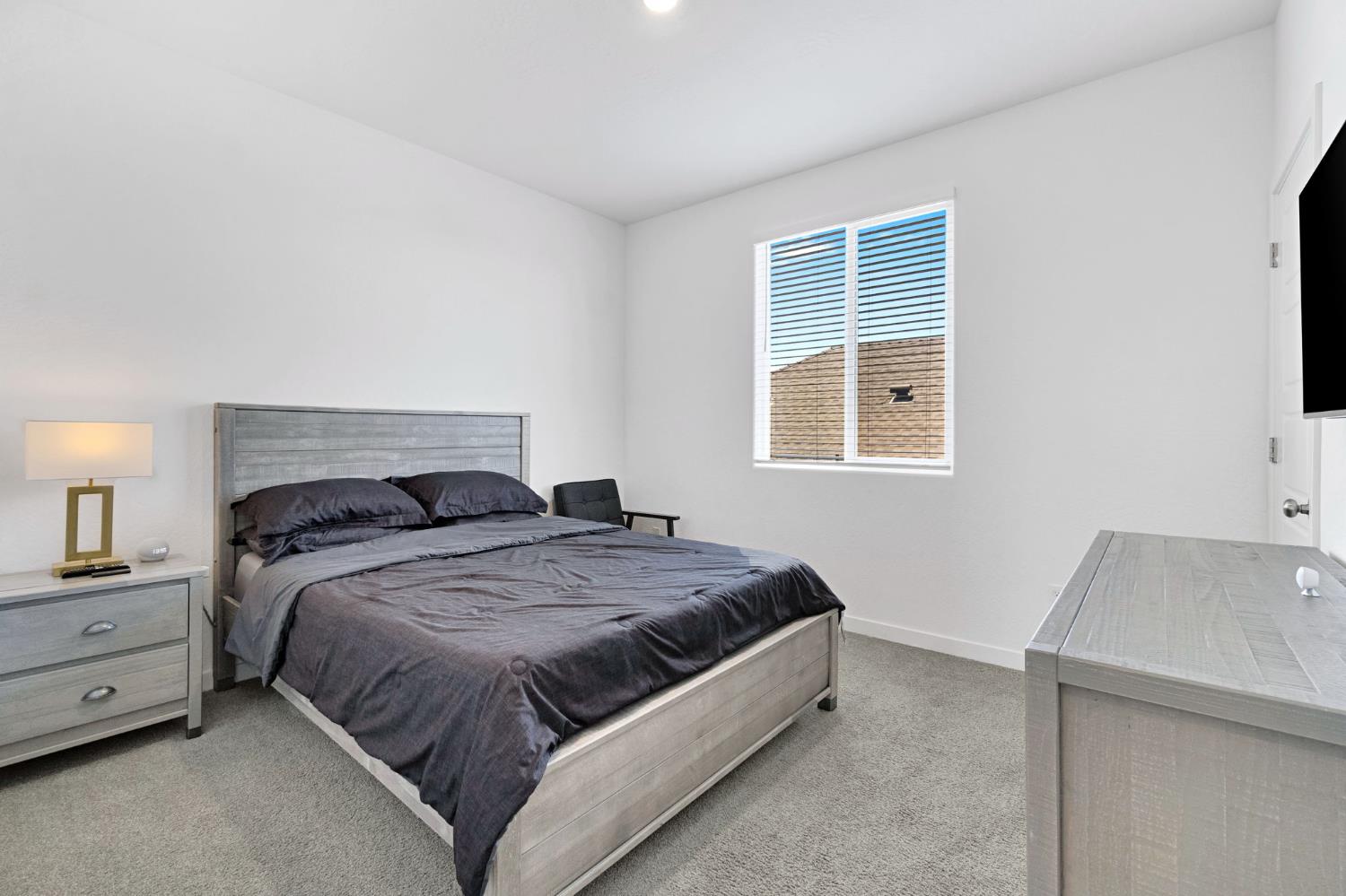 7065 E Homan Ave, Fresno, CA 93737