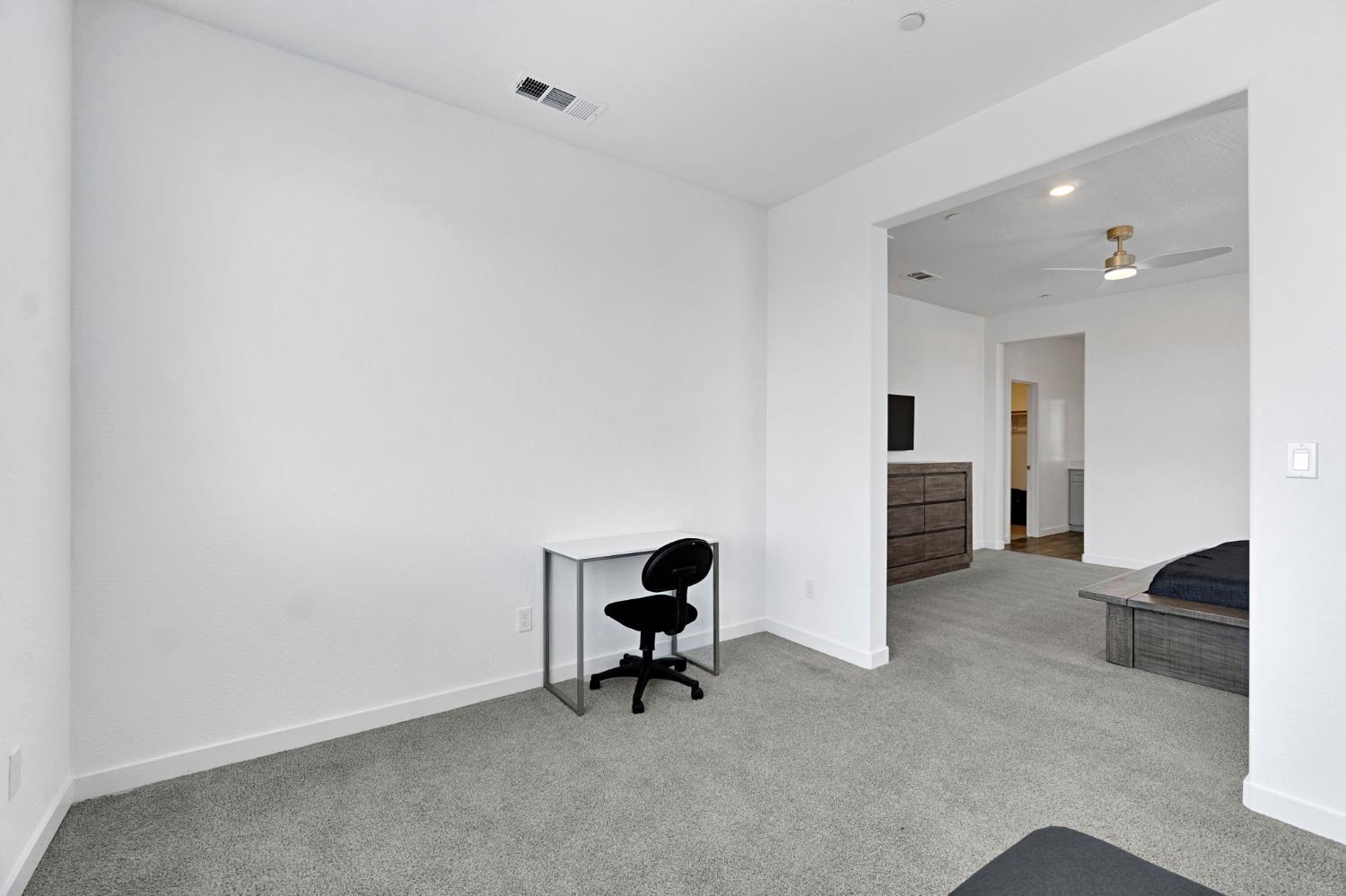 7065 E Homan Ave, Fresno, CA 93737