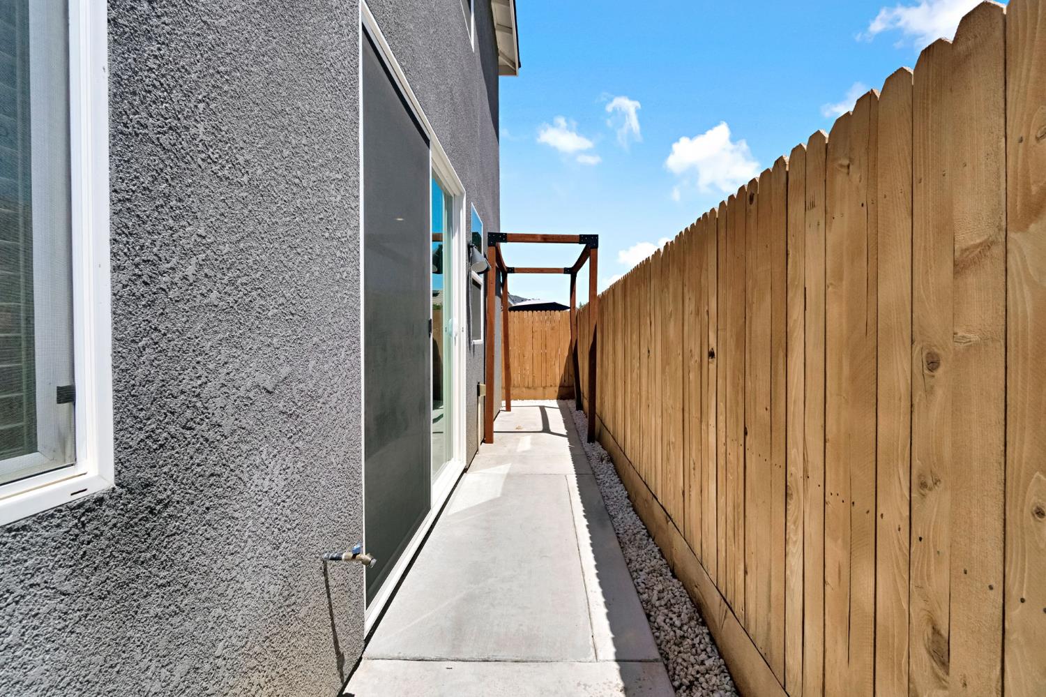 7065 E Homan Ave, Fresno, CA 93737