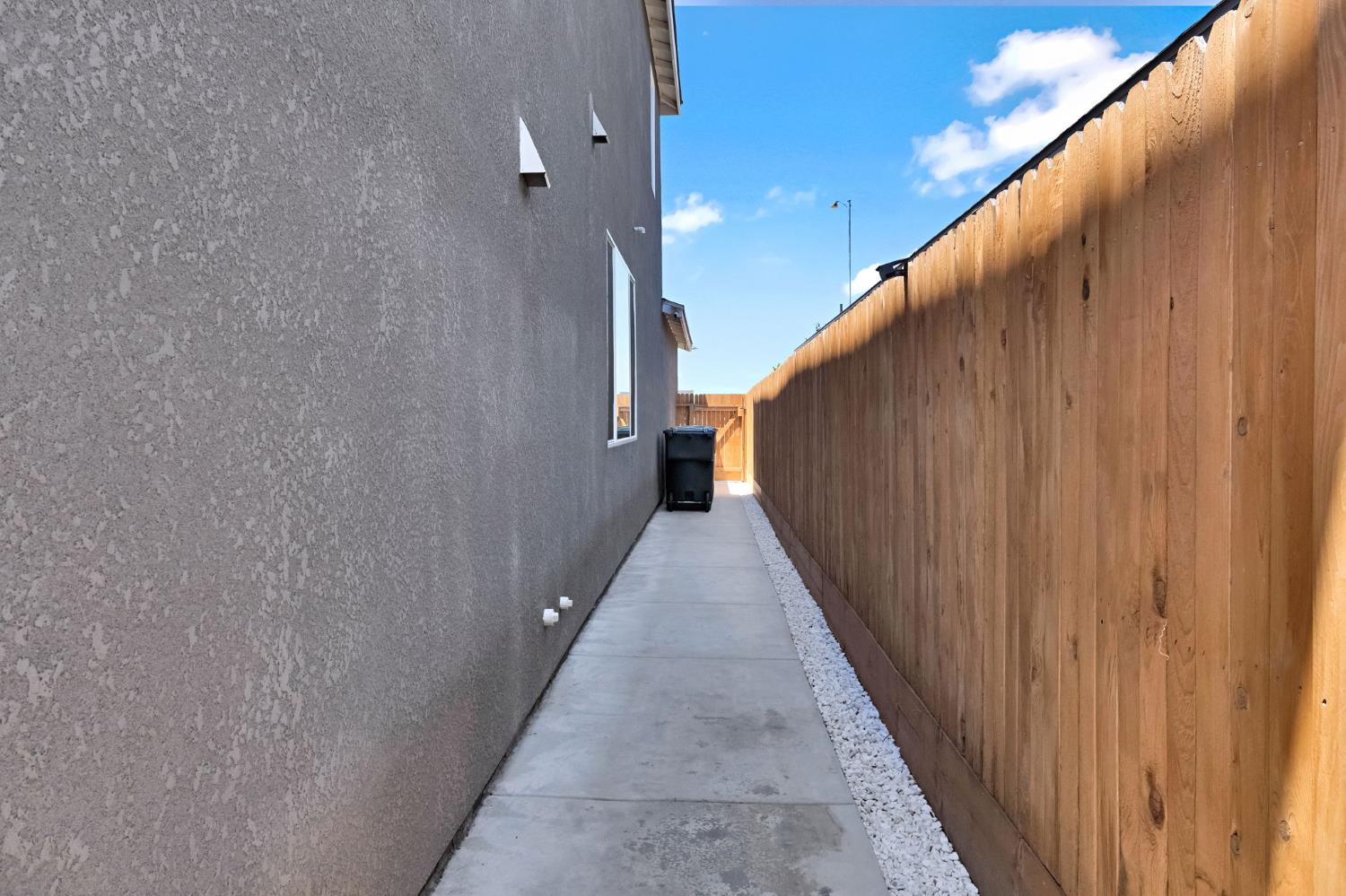 7065 E Homan Ave, Fresno, CA 93737