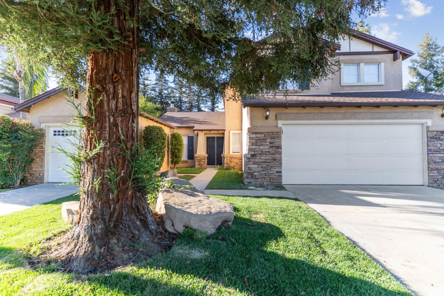 2624 E Houston Ave, Fresno, CA 93720