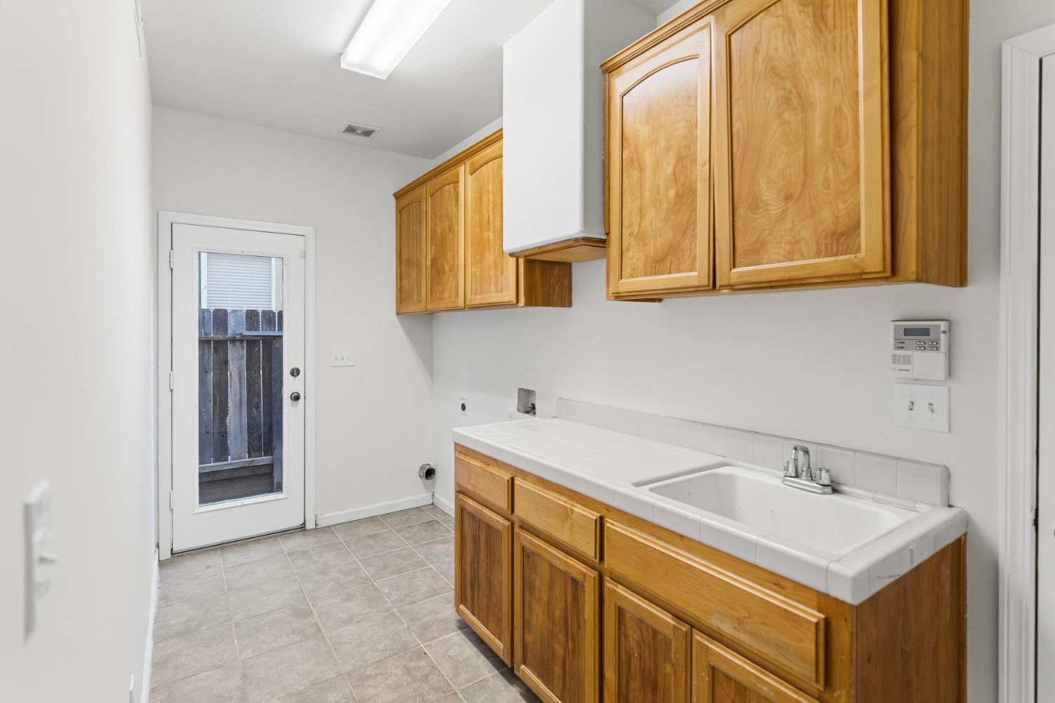 2624 E Houston Ave, Fresno, CA 93720