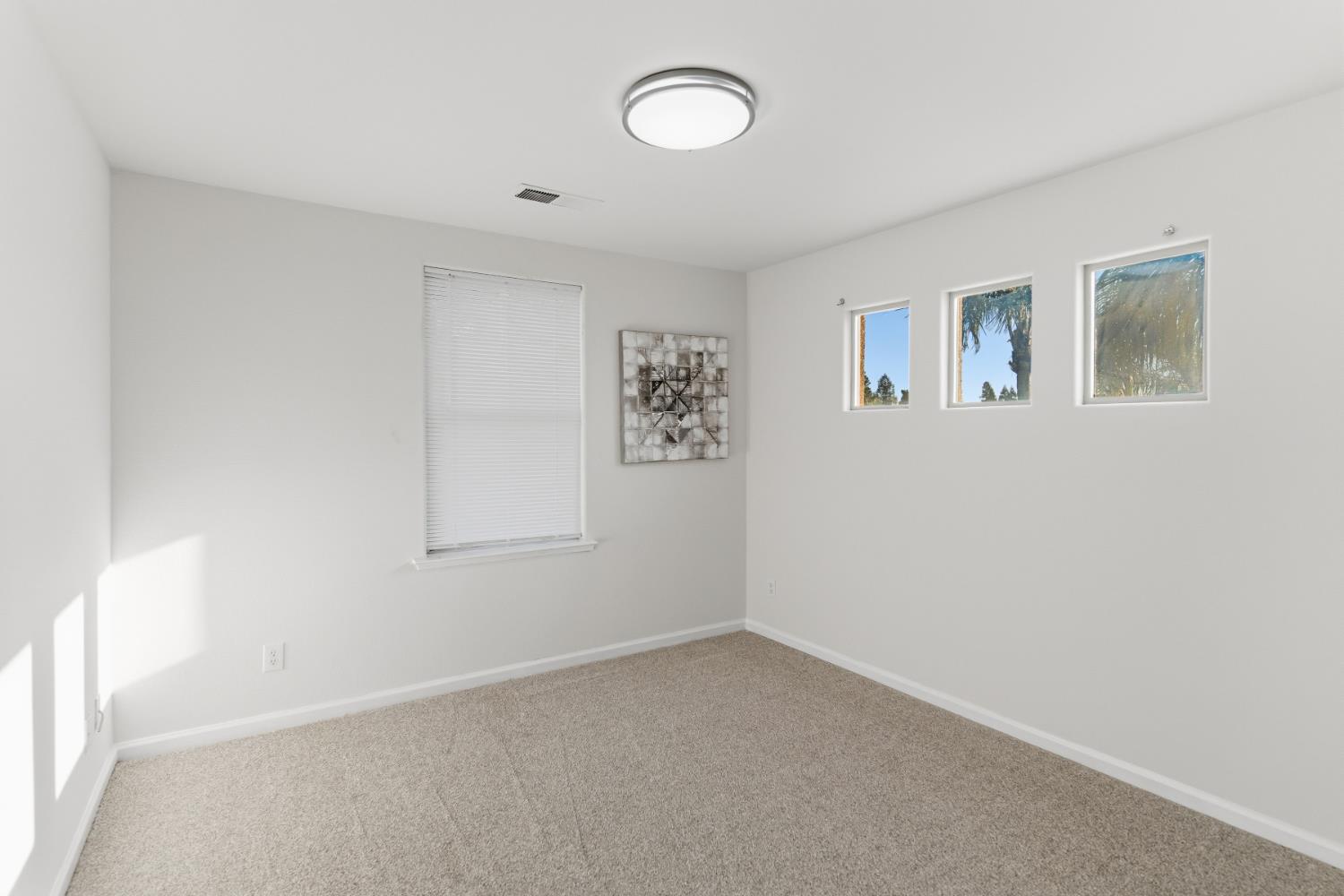 2624 E Houston Ave, Fresno, CA 93720