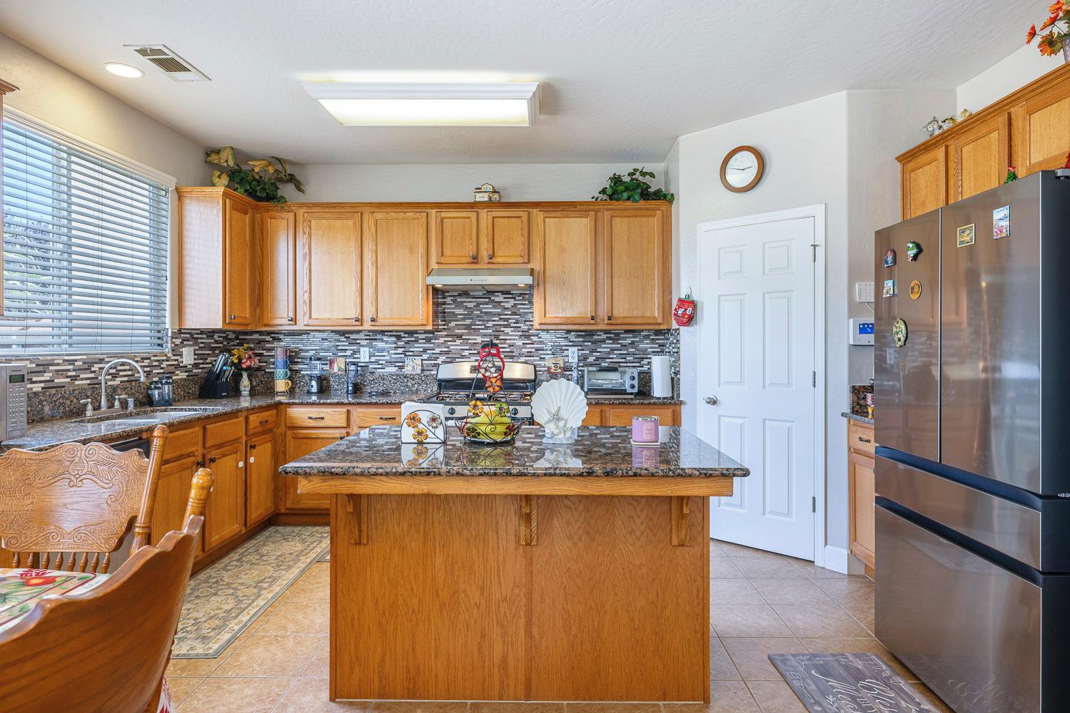 6568 E Braly, Fresno, CA 93727