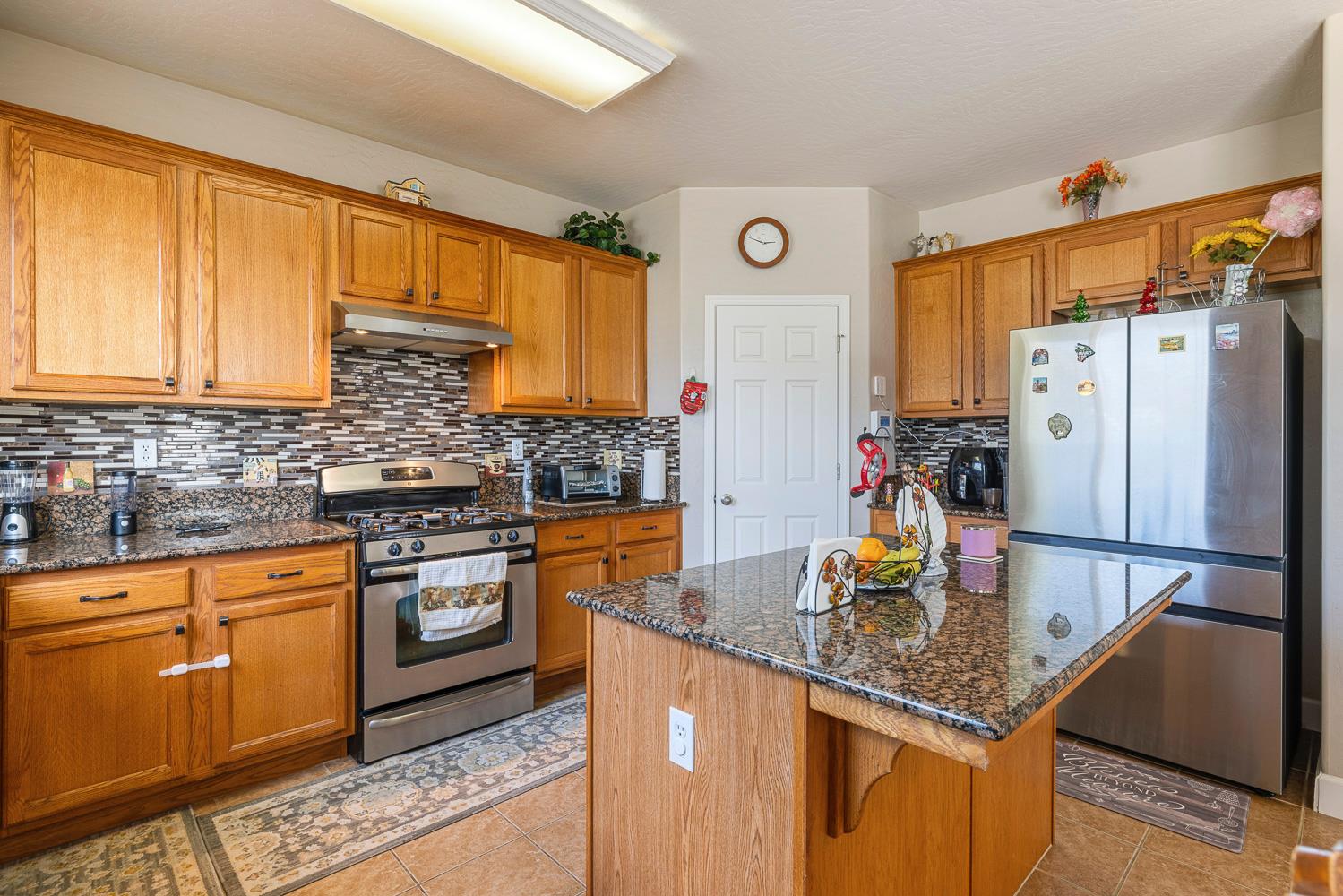 6568 E Braly, Fresno, CA 93727