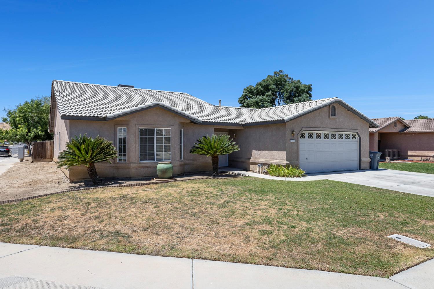 115 Curtiss Ln, Coalinga, CA 93210