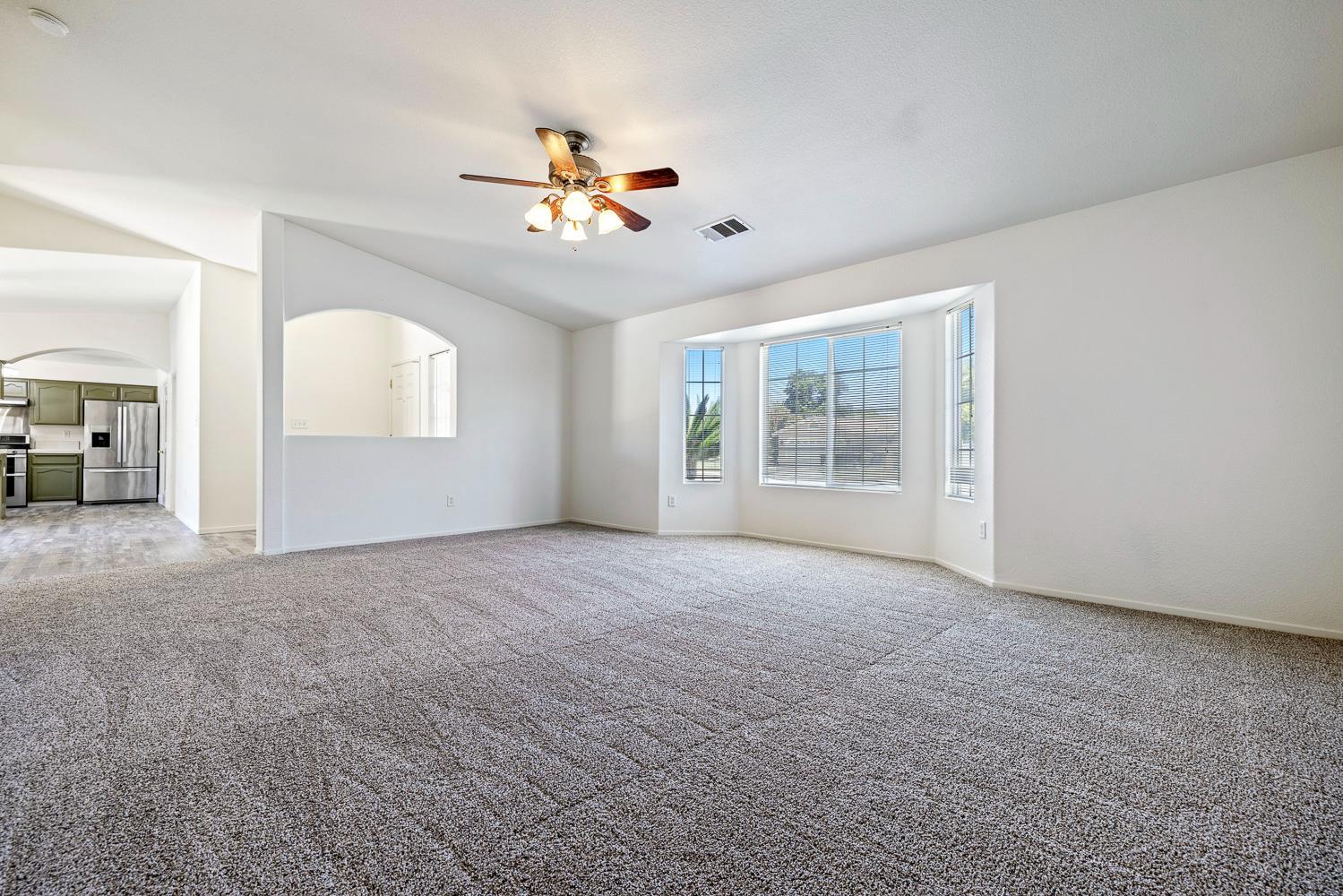 115 Curtiss Ln, Coalinga, CA 93210