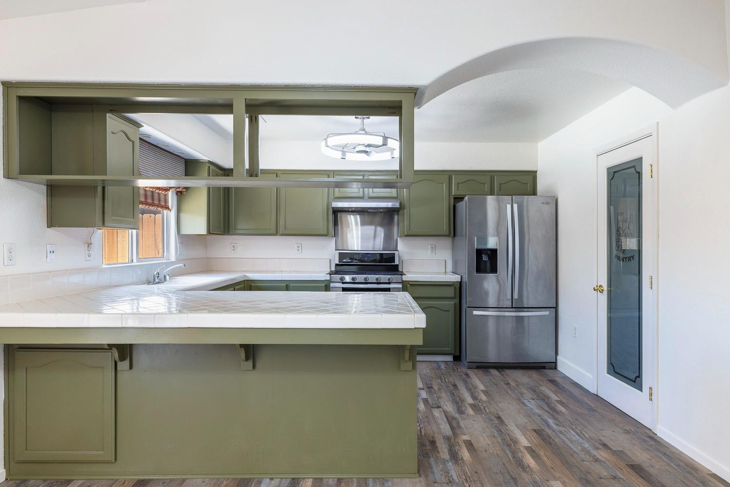 115 Curtiss Ln, Coalinga, CA 93210
