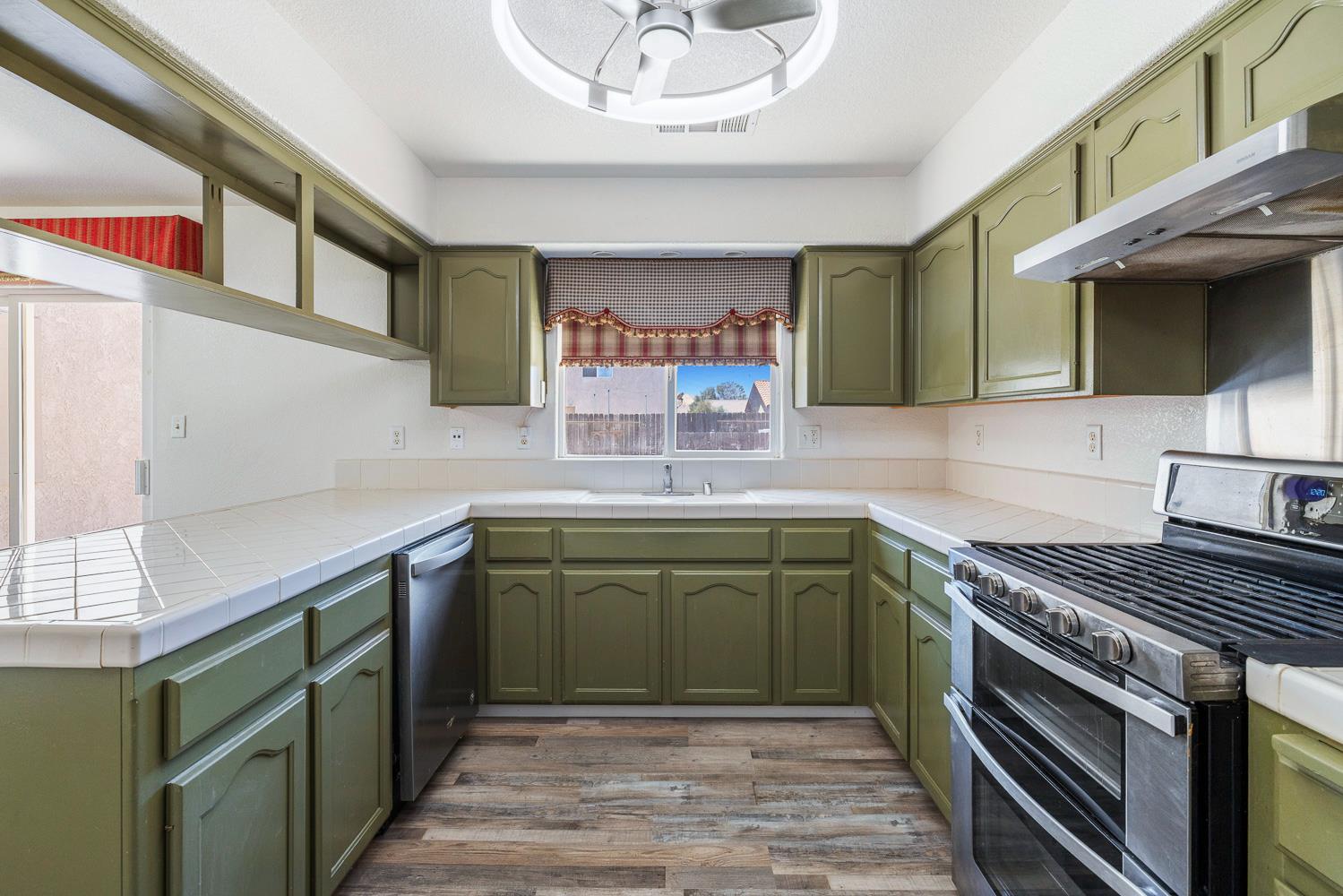 115 Curtiss Ln, Coalinga, CA 93210