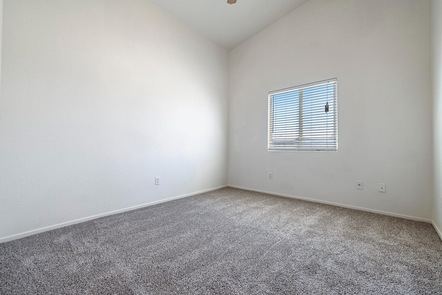 115 Curtiss Ln, Coalinga, CA 93210