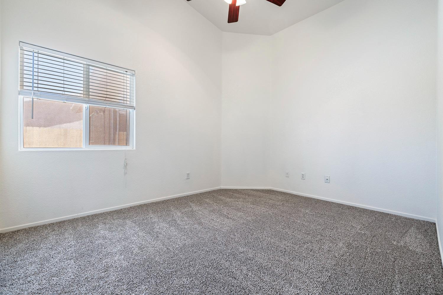 115 Curtiss Ln, Coalinga, CA 93210
