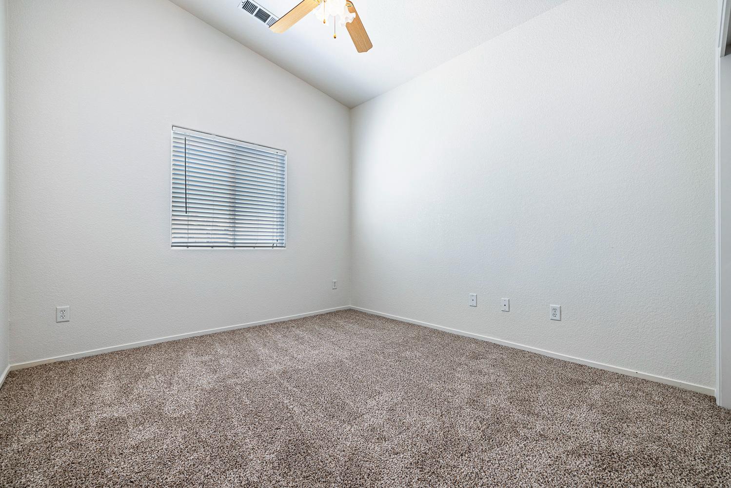 115 Curtiss Ln, Coalinga, CA 93210