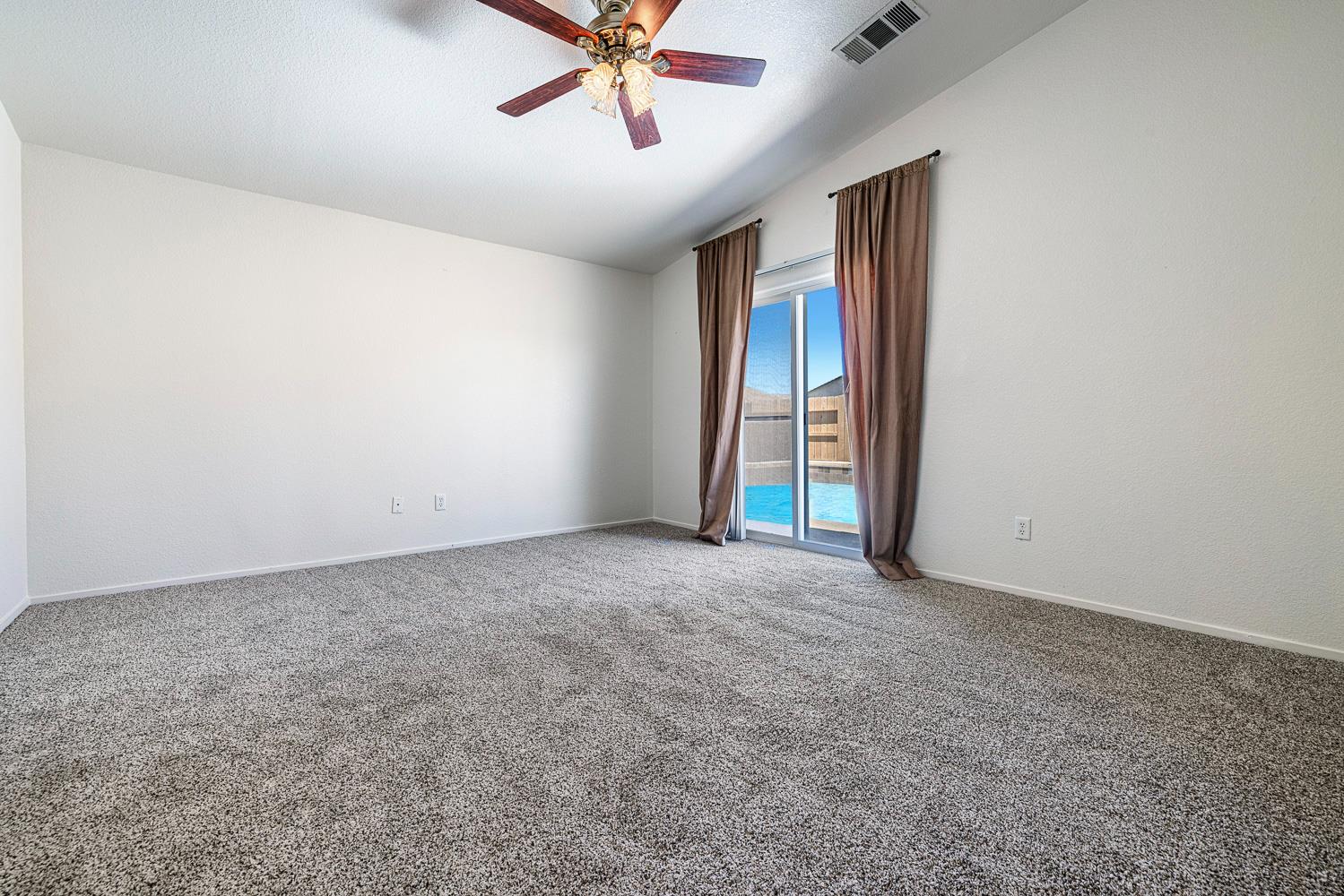 115 Curtiss Ln, Coalinga, CA 93210