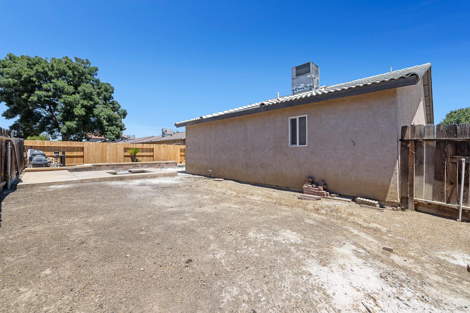 115 Curtiss Ln, Coalinga, CA 93210