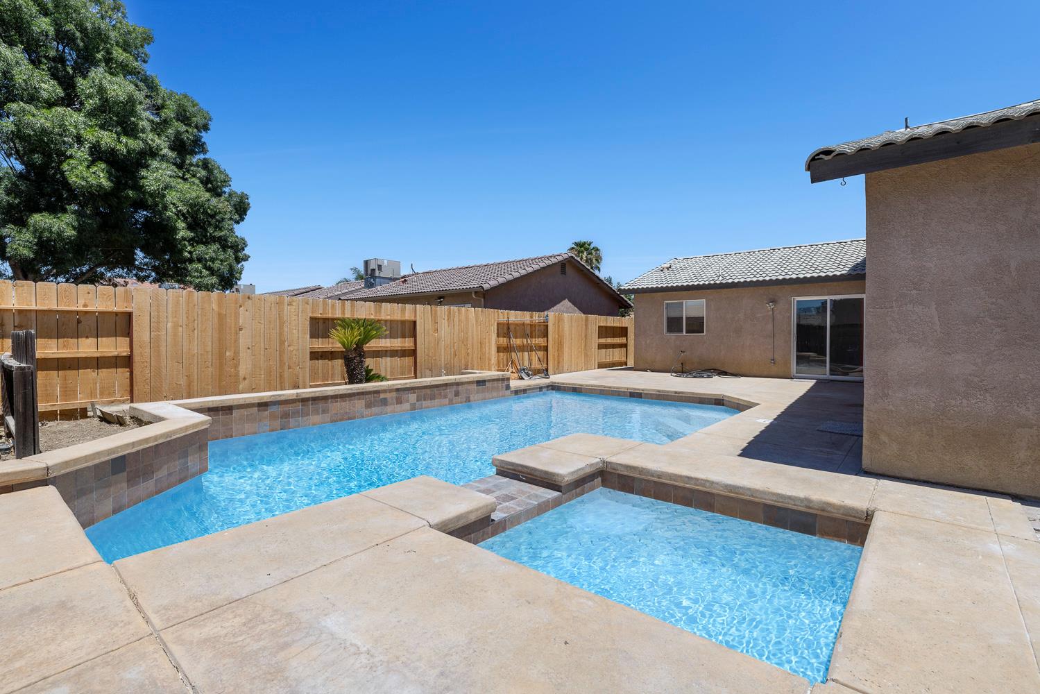 115 Curtiss Ln, Coalinga, CA 93210