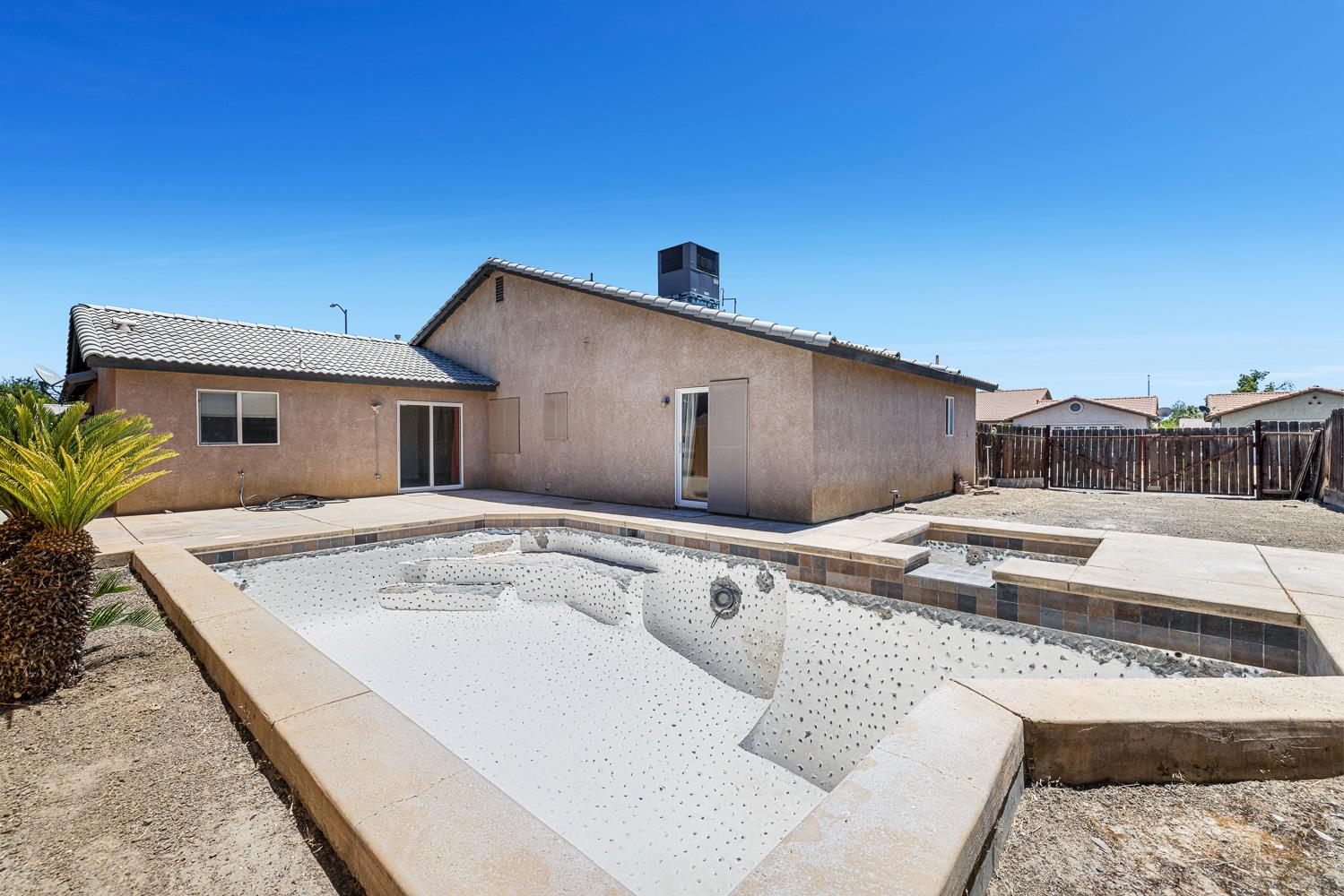 115 Curtiss Ln, Coalinga, CA 93210