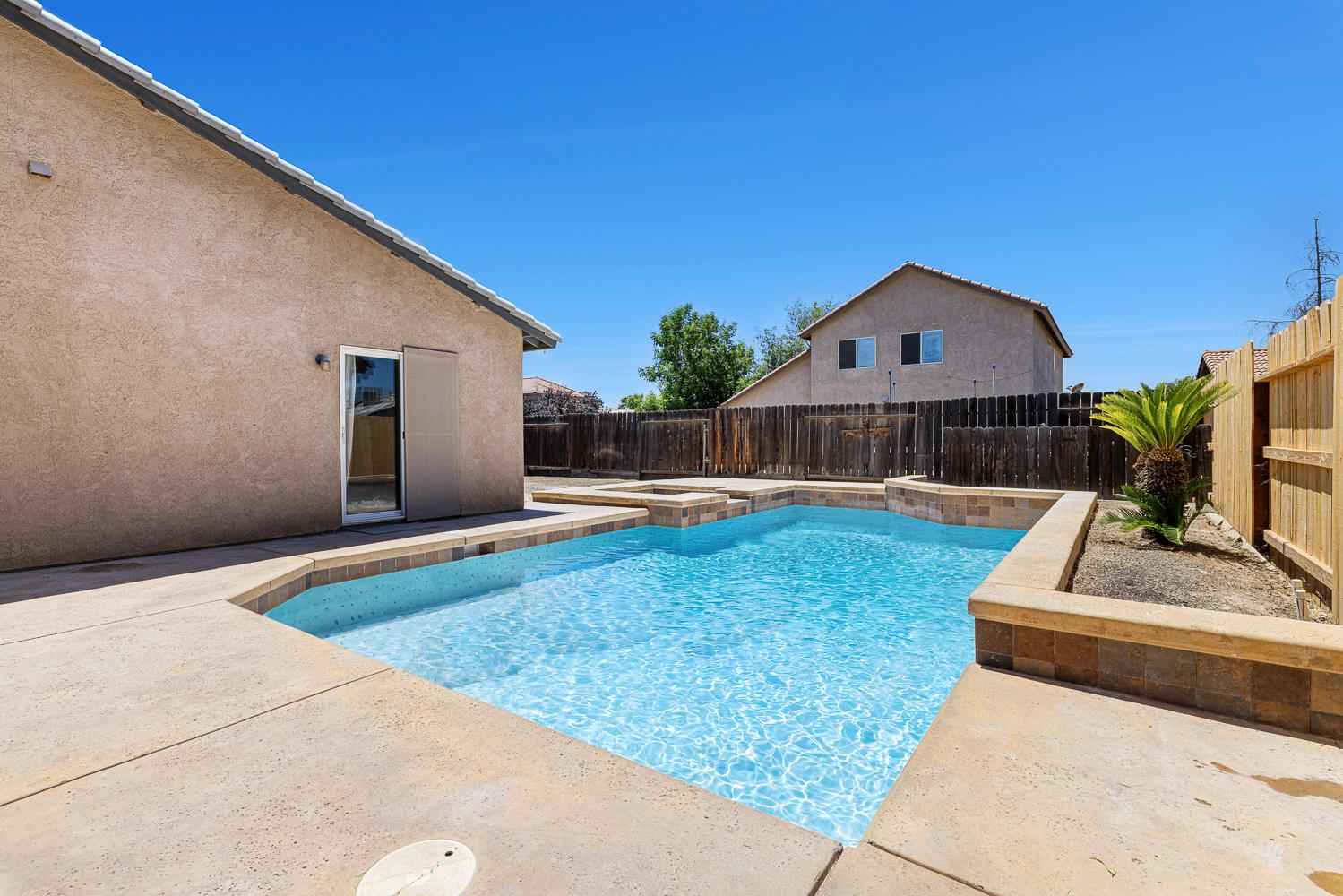 115 Curtiss Ln, Coalinga, CA 93210