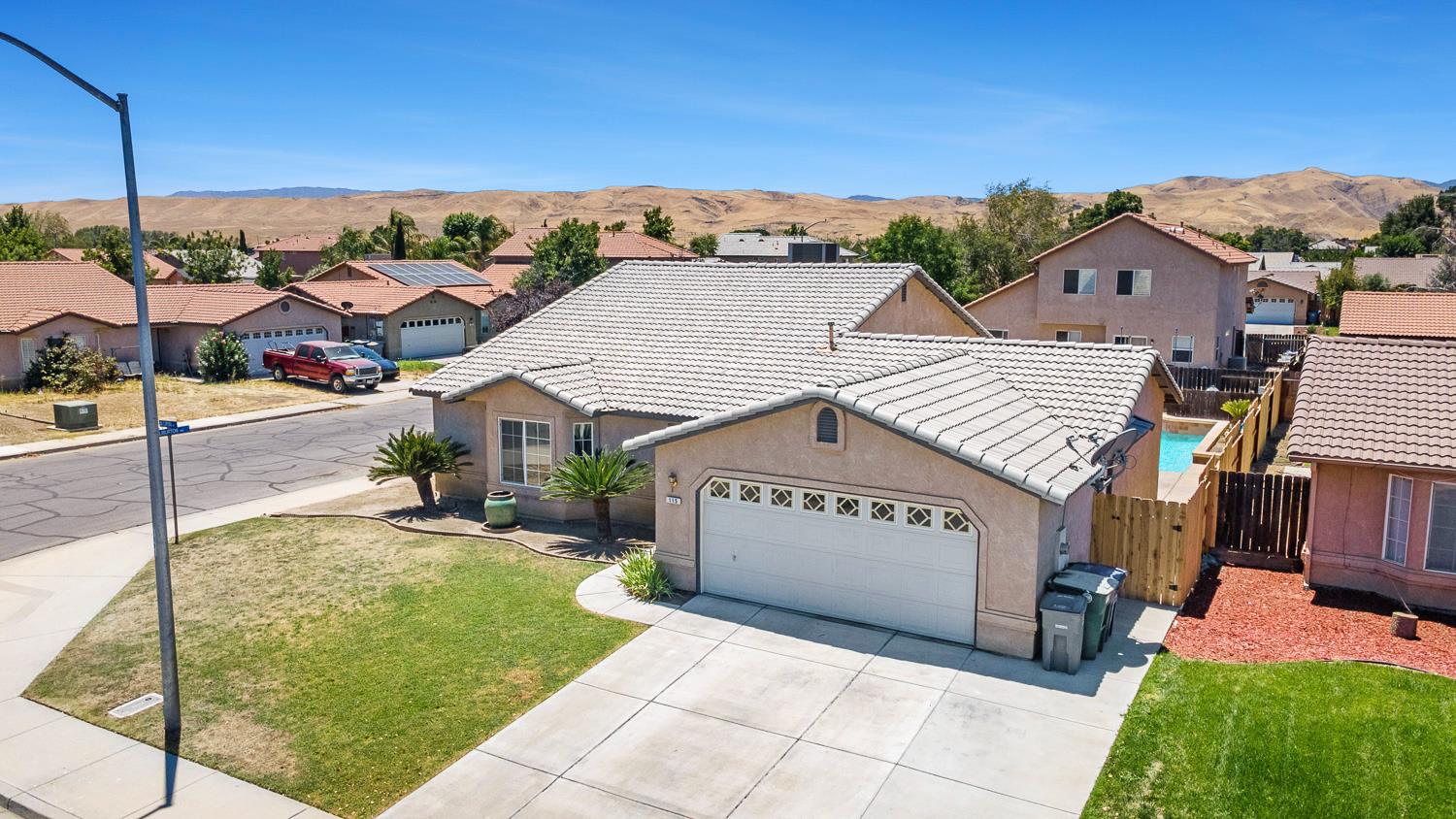115 Curtiss Ln, Coalinga, CA 93210