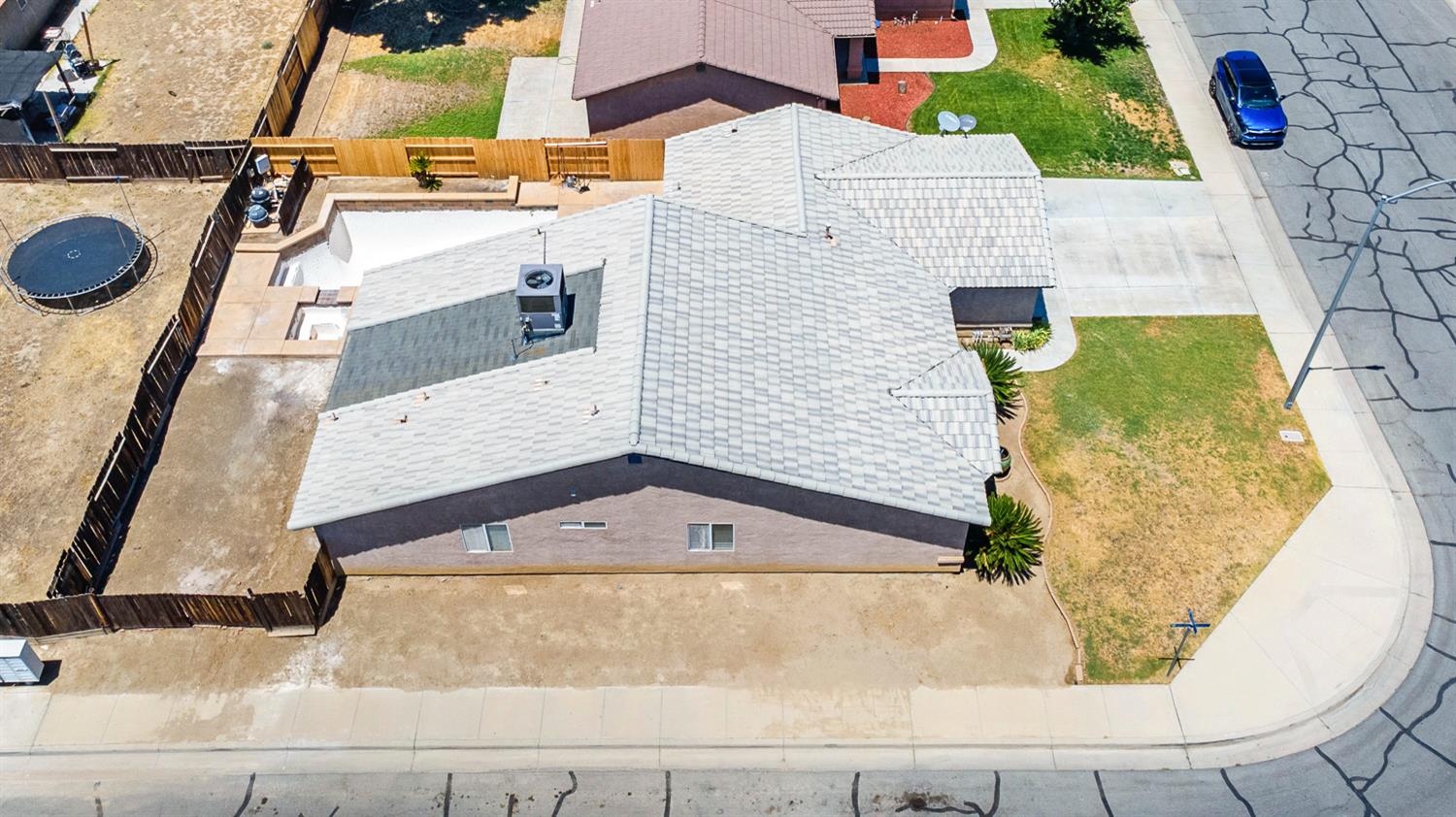 115 Curtiss Ln, Coalinga, CA 93210
