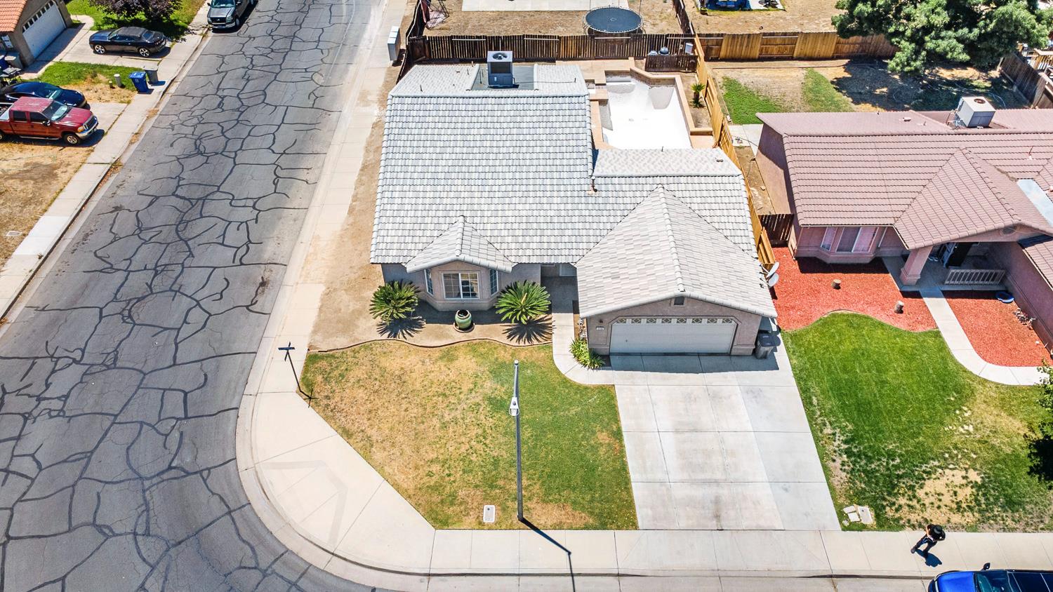 115 Curtiss Ln, Coalinga, CA 93210