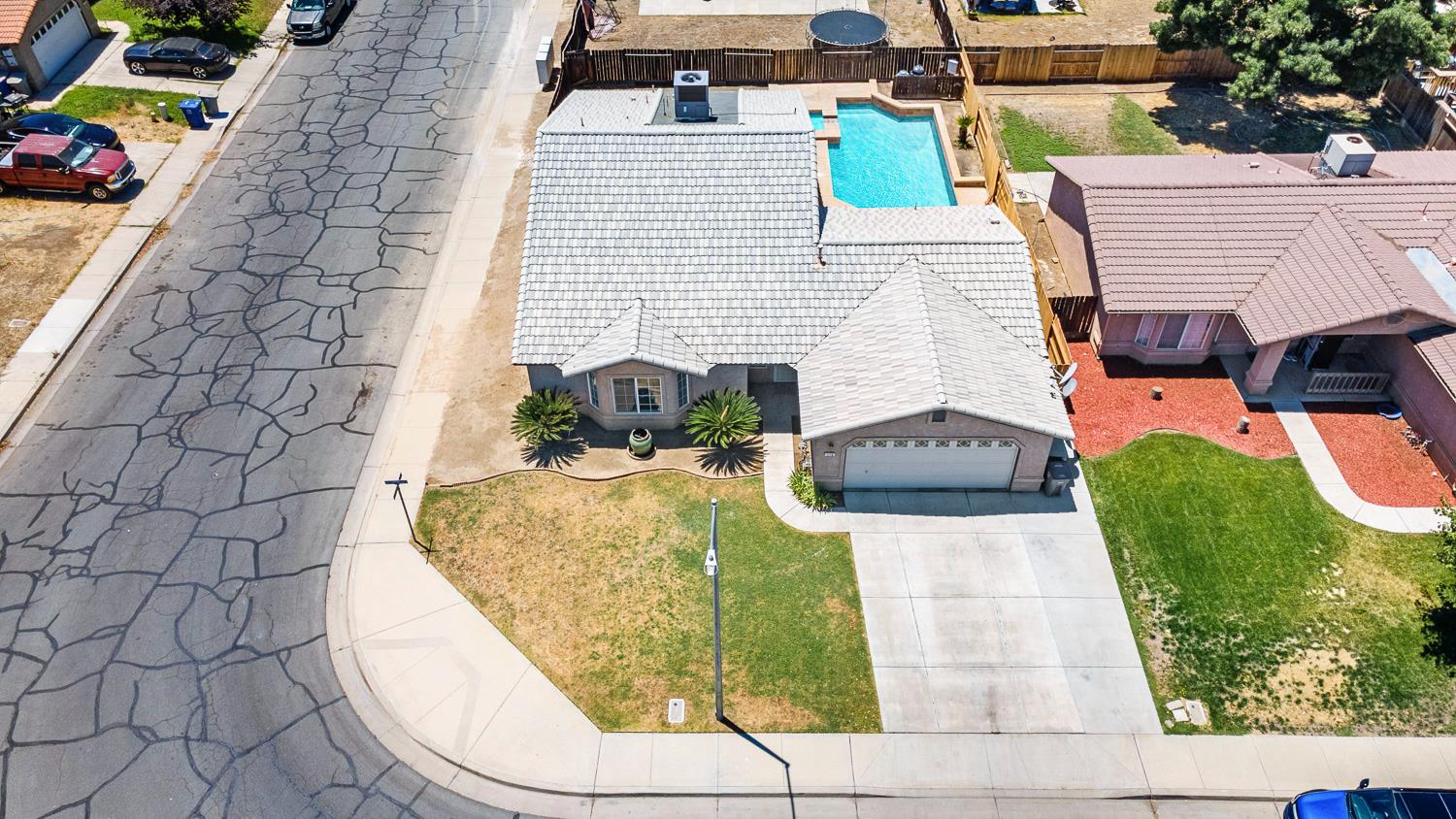 115 Curtiss Ln, Coalinga, CA 93210
