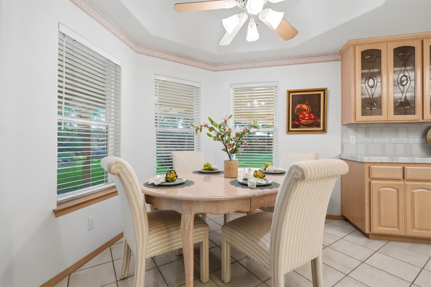 3403 E Vassar Ct, Visalia, CA 93292