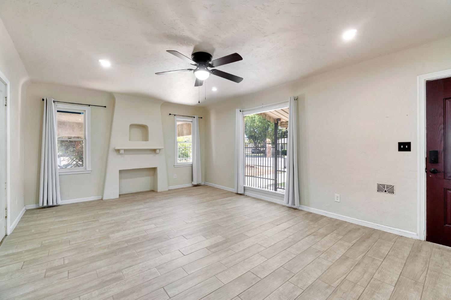 615 E 5Th St, Madera, CA 93638