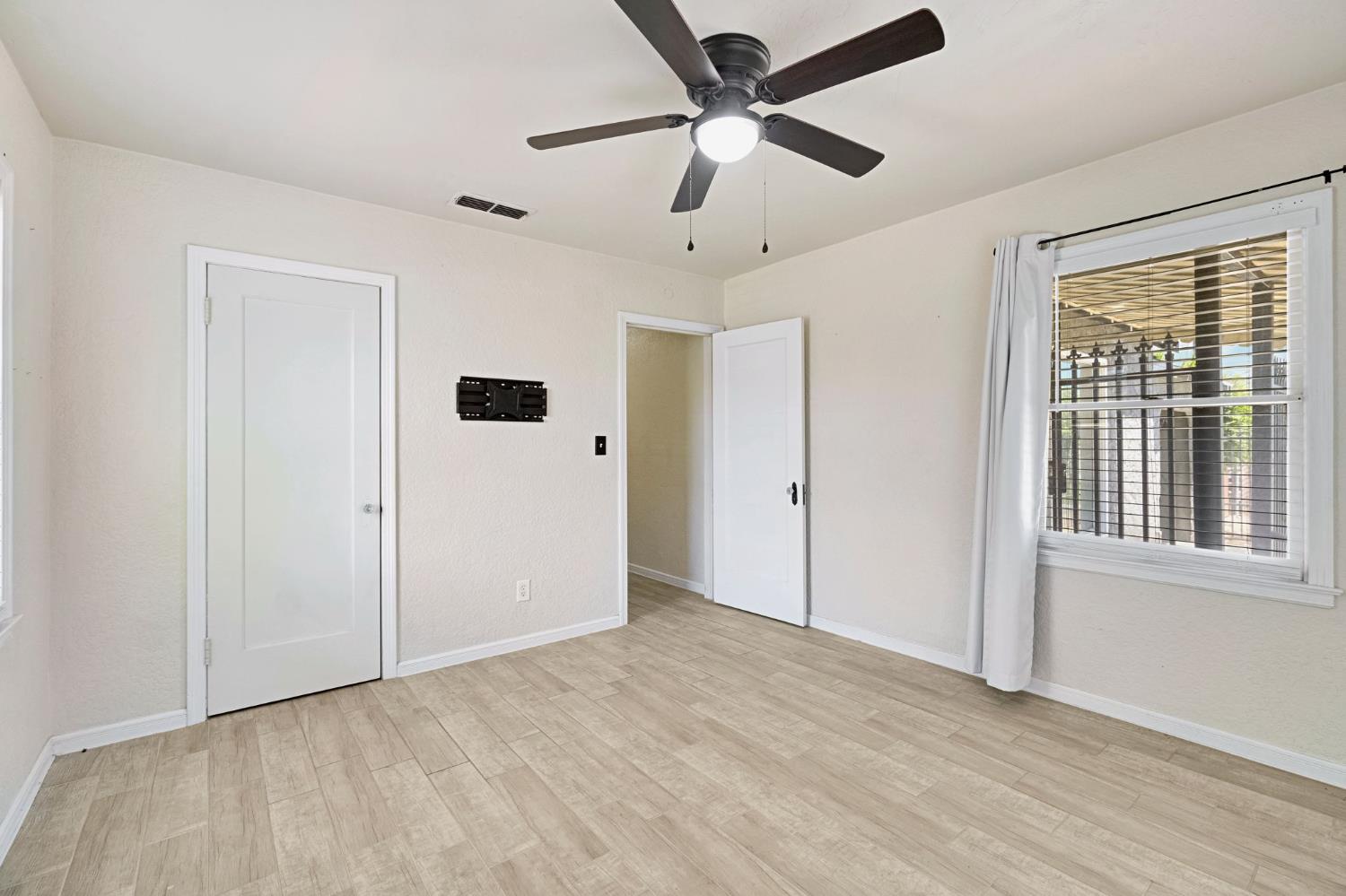 615 E 5Th St, Madera, CA 93638