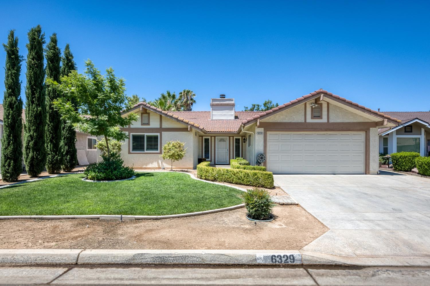 6329 N Gilroy Ave, Fresno, CA 93722
