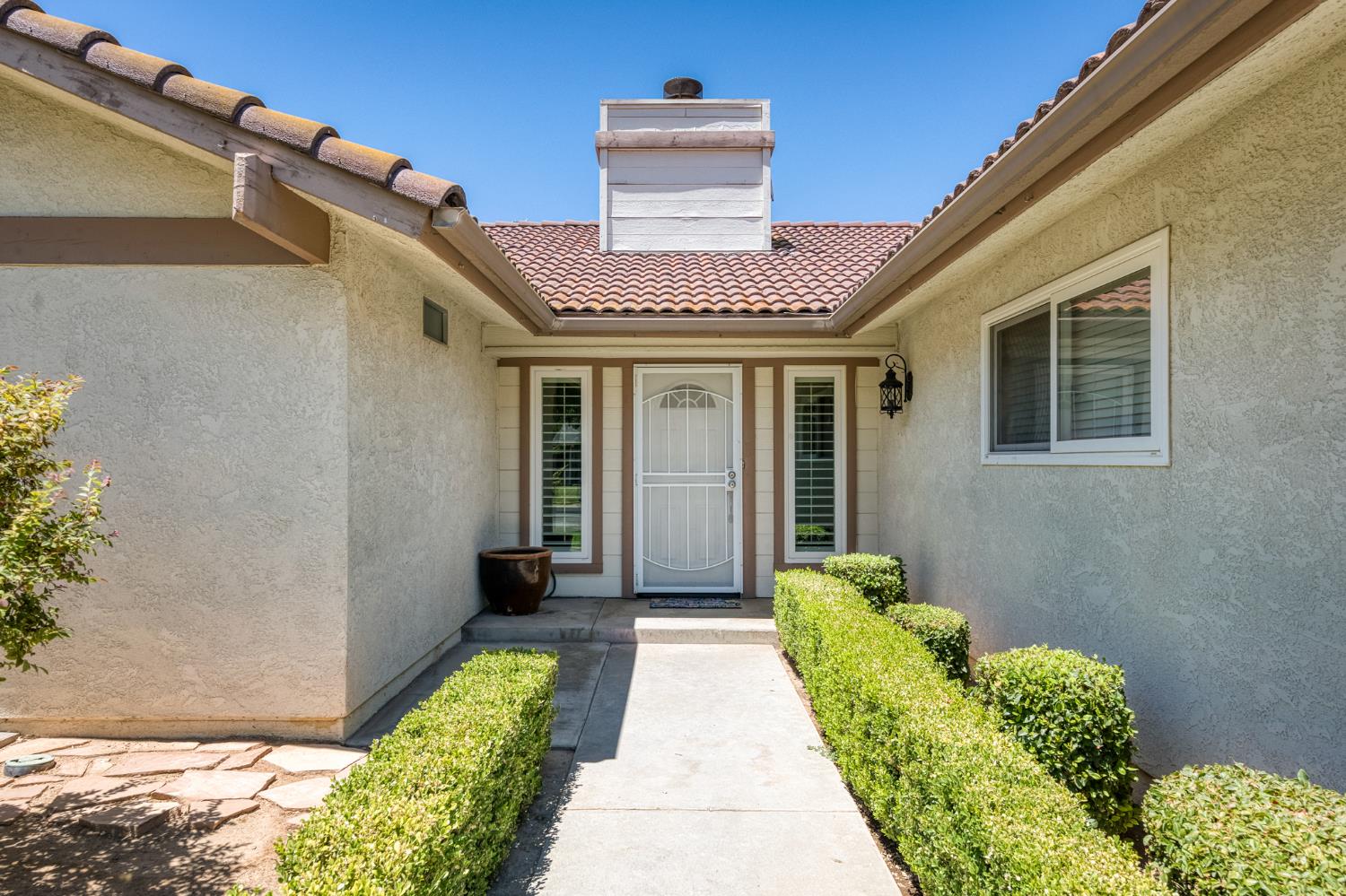 6329 N Gilroy Ave, Fresno, CA 93722