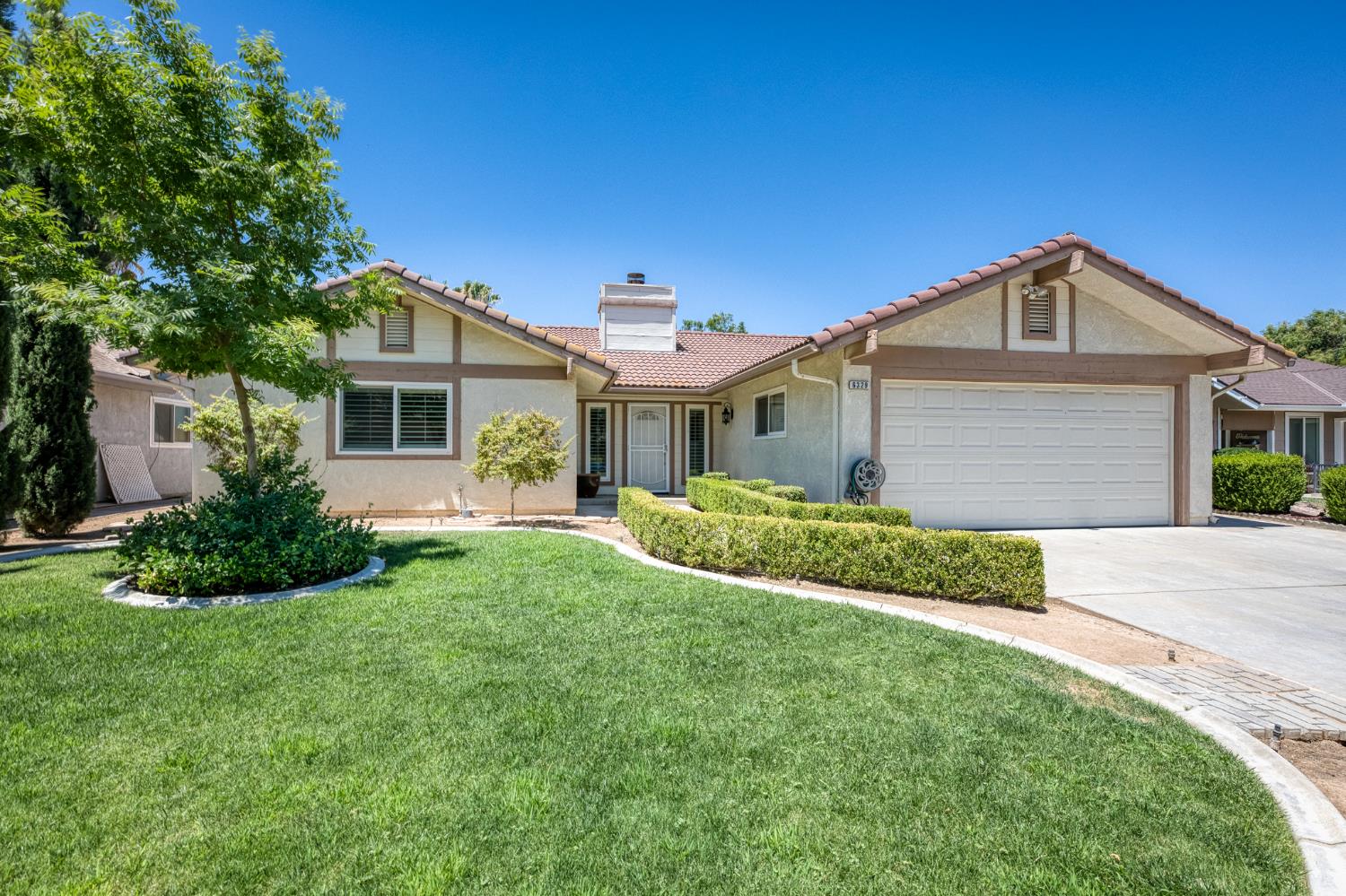 6329 N Gilroy Ave, Fresno, CA 93722
