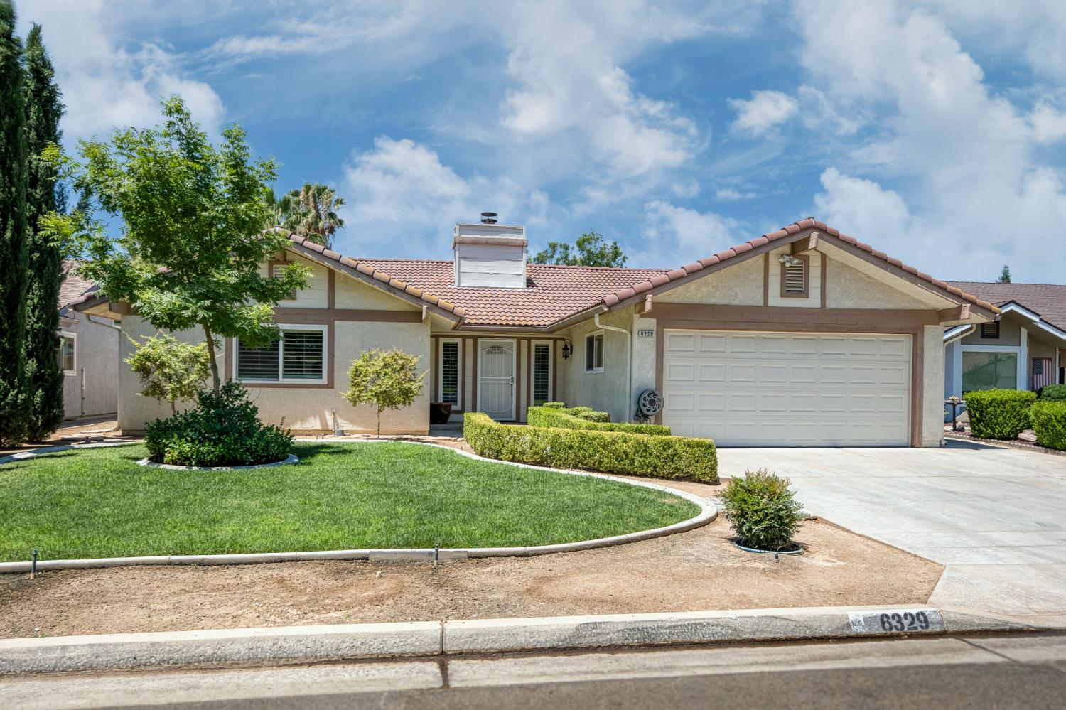 6329 N Gilroy Ave, Fresno, CA 93722