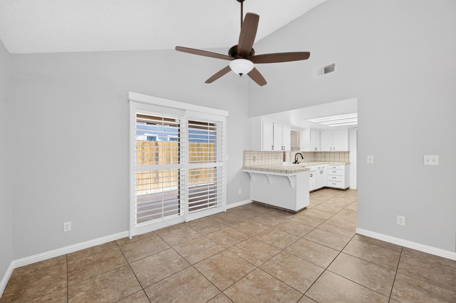 6329 N Gilroy Ave, Fresno, CA 93722