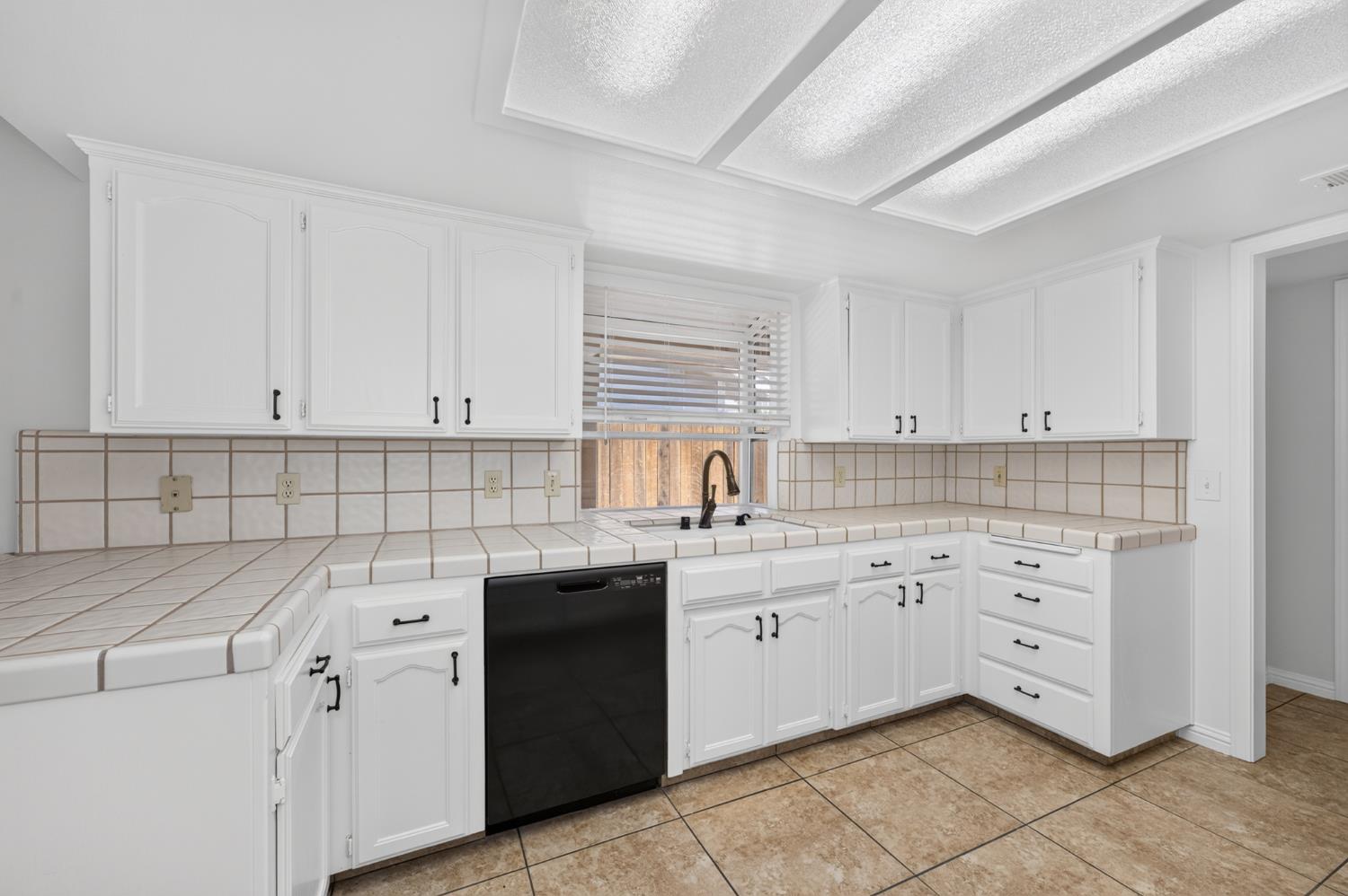 6329 N Gilroy Ave, Fresno, CA 93722