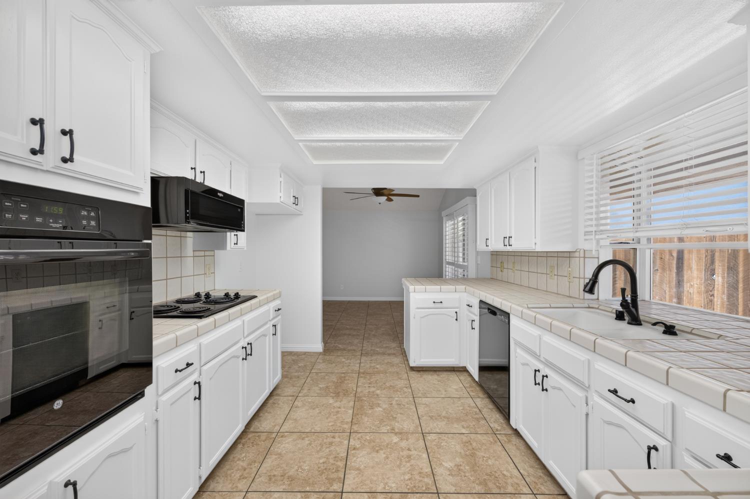6329 N Gilroy Ave, Fresno, CA 93722