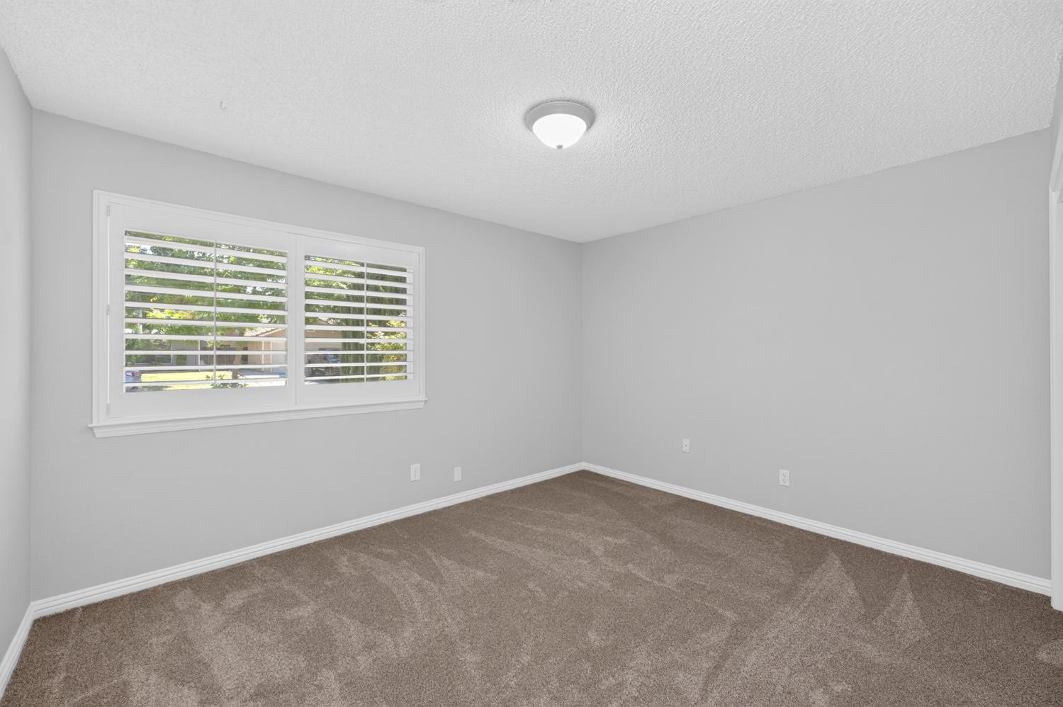 6329 N Gilroy Ave, Fresno, CA 93722