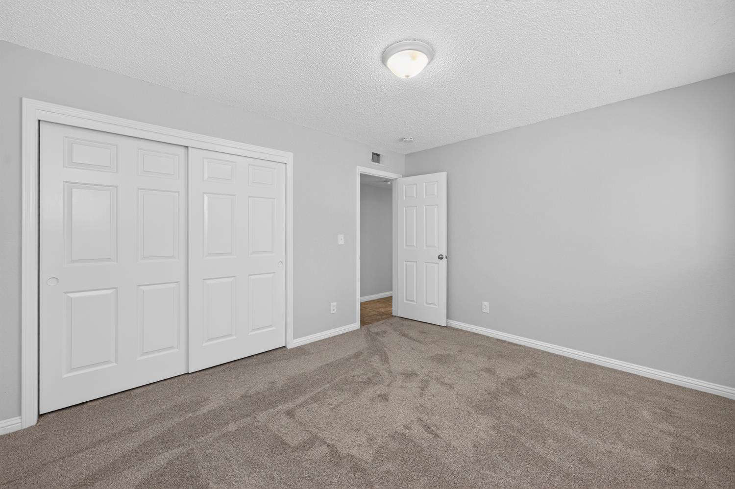6329 N Gilroy Ave, Fresno, CA 93722