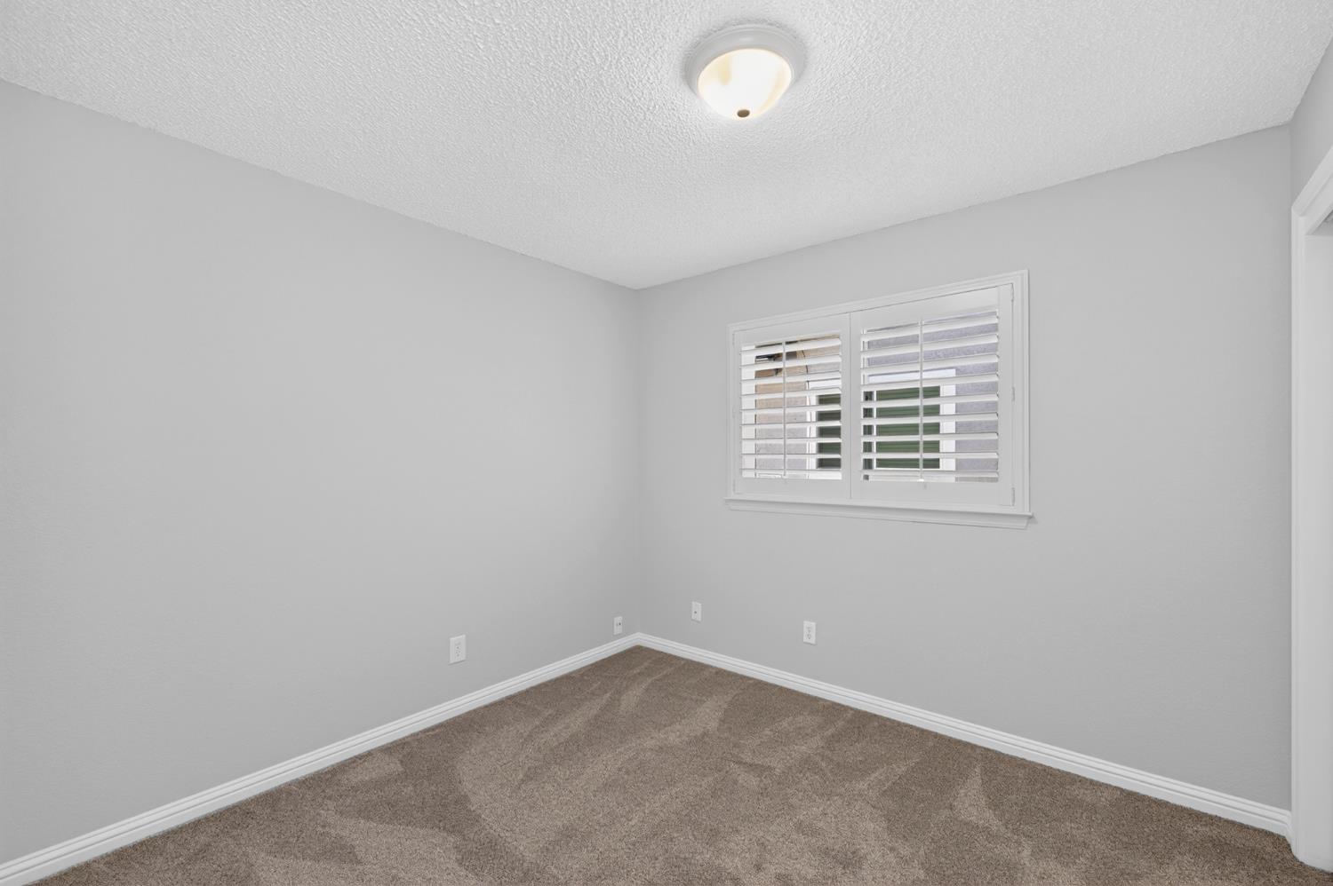 6329 N Gilroy Ave, Fresno, CA 93722