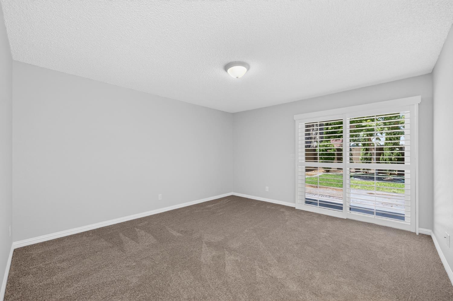 6329 N Gilroy Ave, Fresno, CA 93722