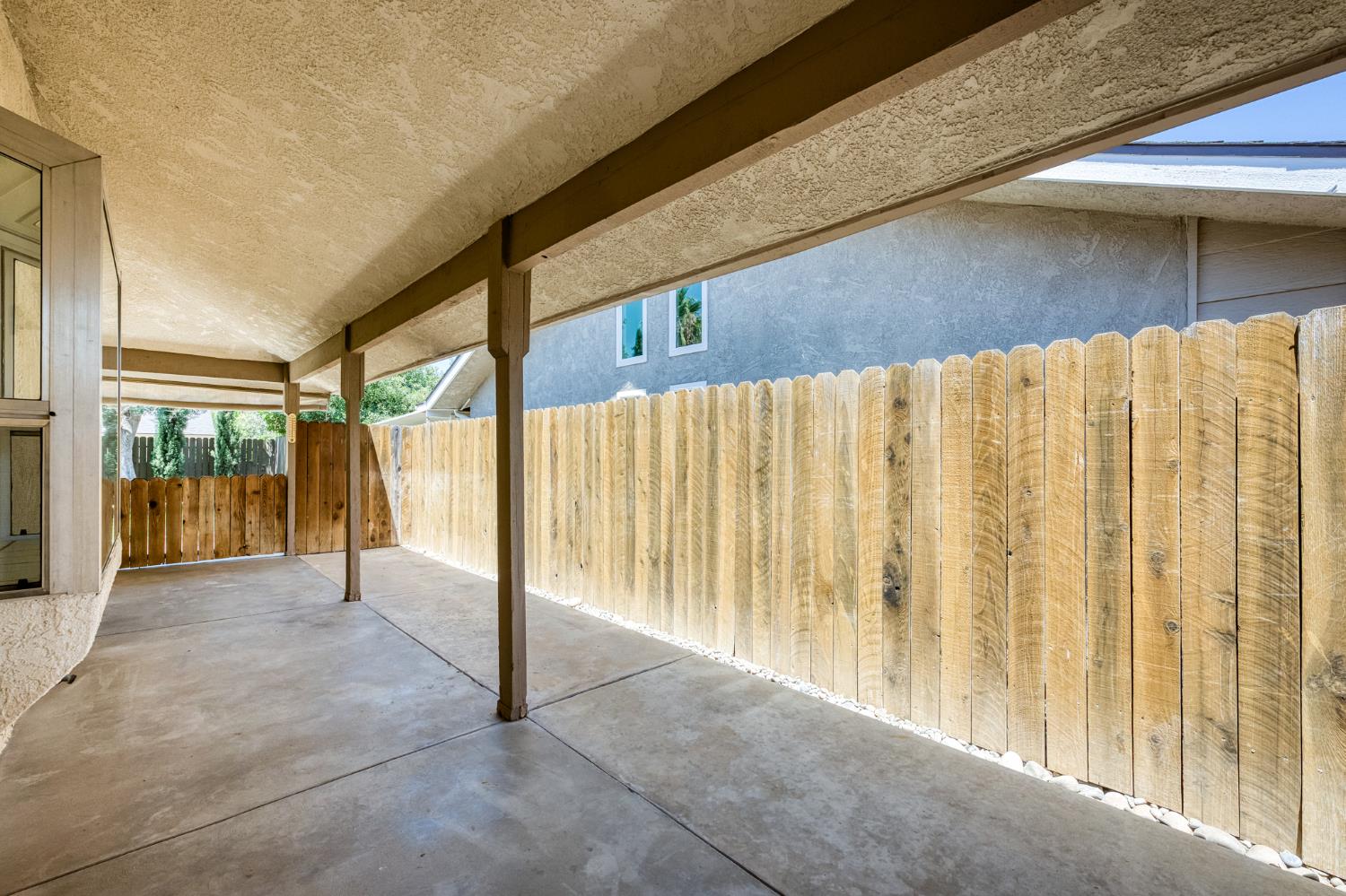 6329 N Gilroy Ave, Fresno, CA 93722