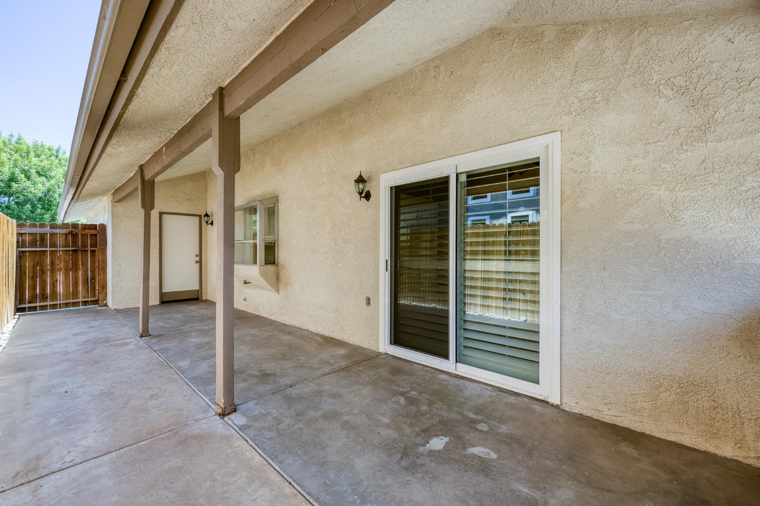 6329 N Gilroy Ave, Fresno, CA 93722