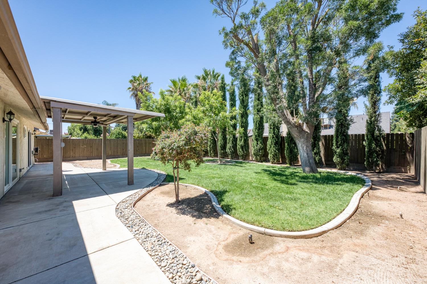 6329 N Gilroy Ave, Fresno, CA 93722