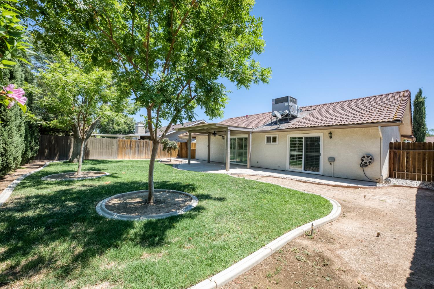 6329 N Gilroy Ave, Fresno, CA 93722