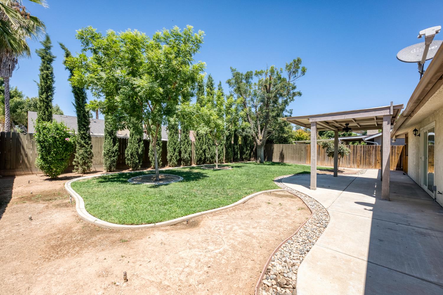 6329 N Gilroy Ave, Fresno, CA 93722
