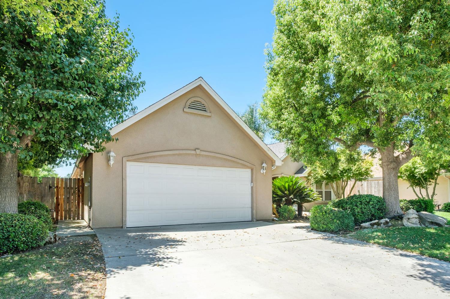 2370 Skansen St, Kingsburg, CA 93631