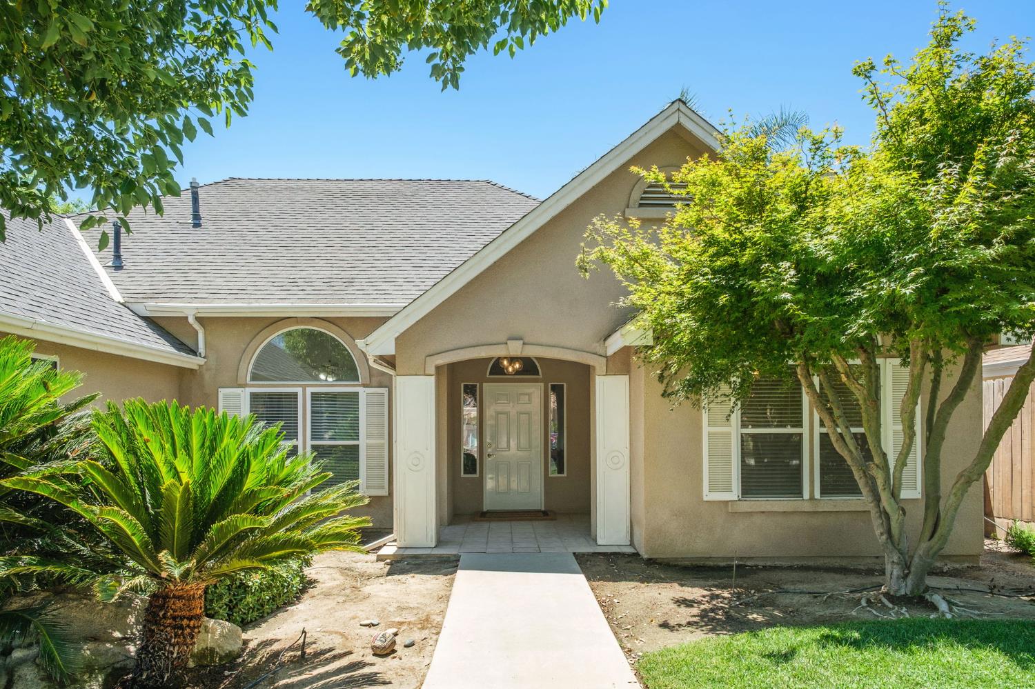 2370 Skansen St, Kingsburg, CA 93631