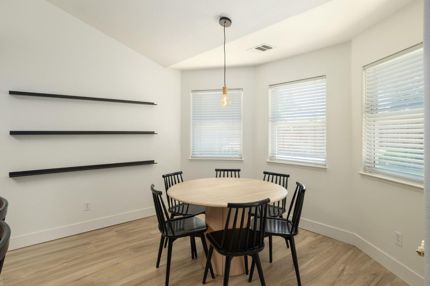 2370 Skansen St, Kingsburg, CA 93631